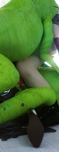 Crazy frogs fucks naked girl - 3D monster
